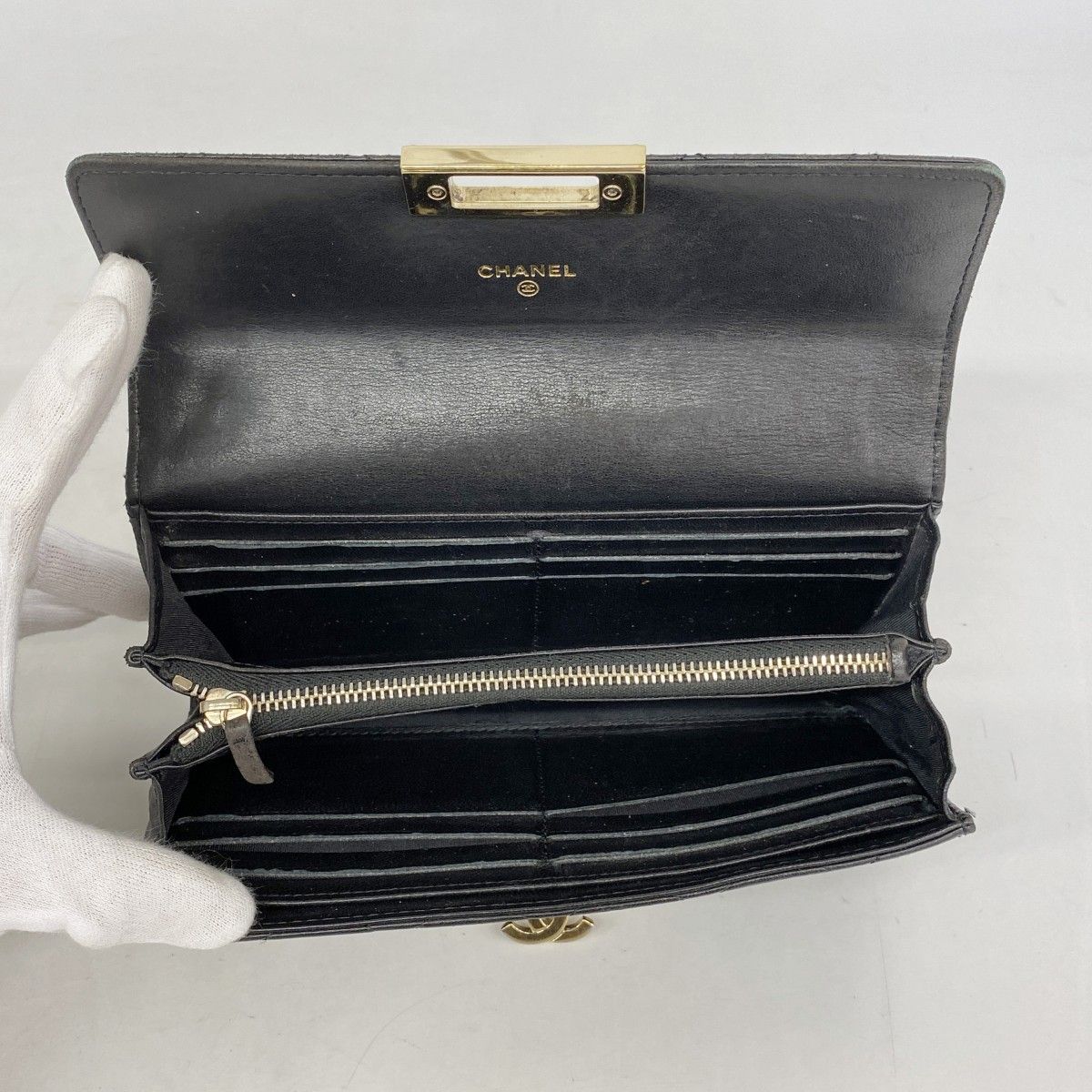 Chanel Wallet Quilted Lambskin Black Gold — view 3