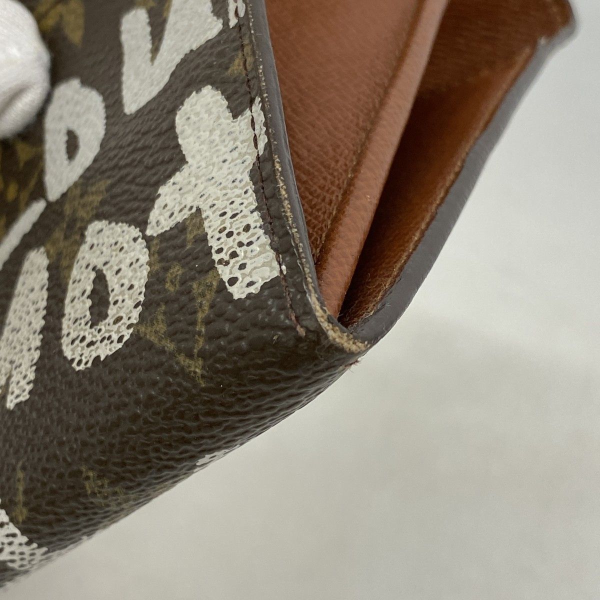 Louis Vuitton Wallet Monogram Graffiti Pochette Porte-Monnaie Cles Argen — view 6