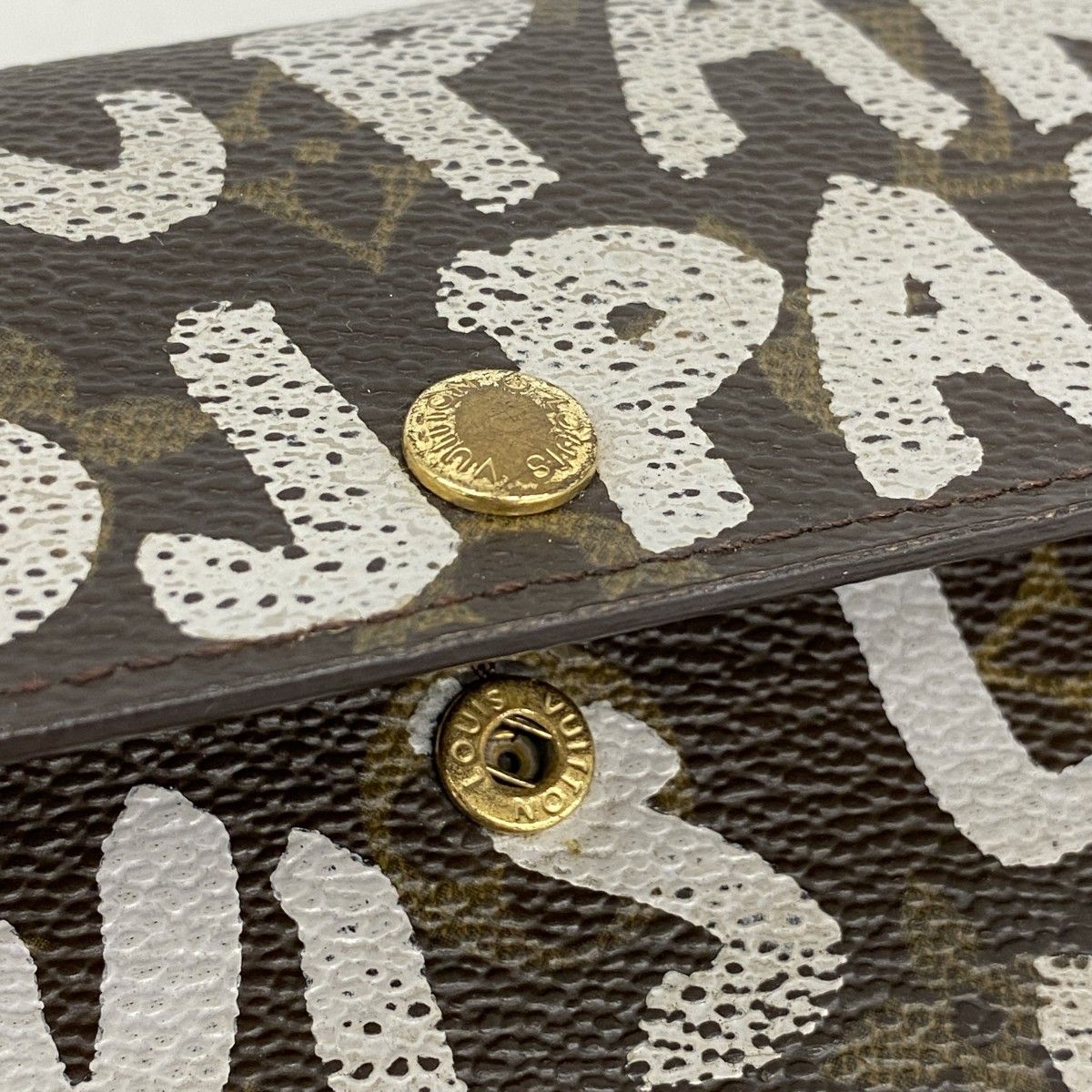 Louis Vuitton Wallet Monogram Graffiti Pochette Porte-Monnaie Cles Argen — view 7