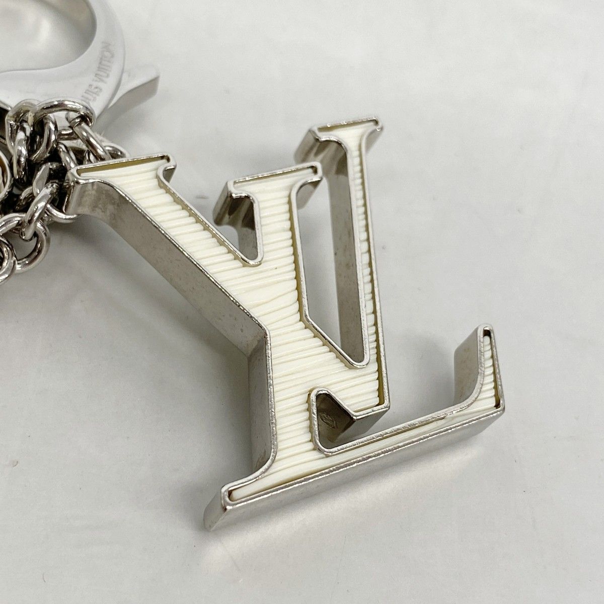 Louis Vuitton Key Holder Charm Epi Bijou Sac Four le Doux Yvoire — view 3