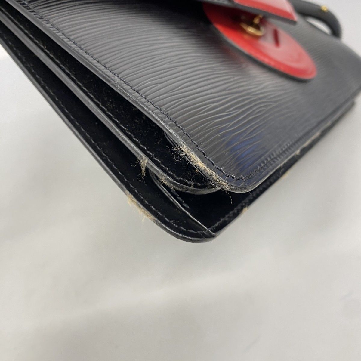 Louis Vuitton Shoulder Bag Epi Hoche Noir — view 6