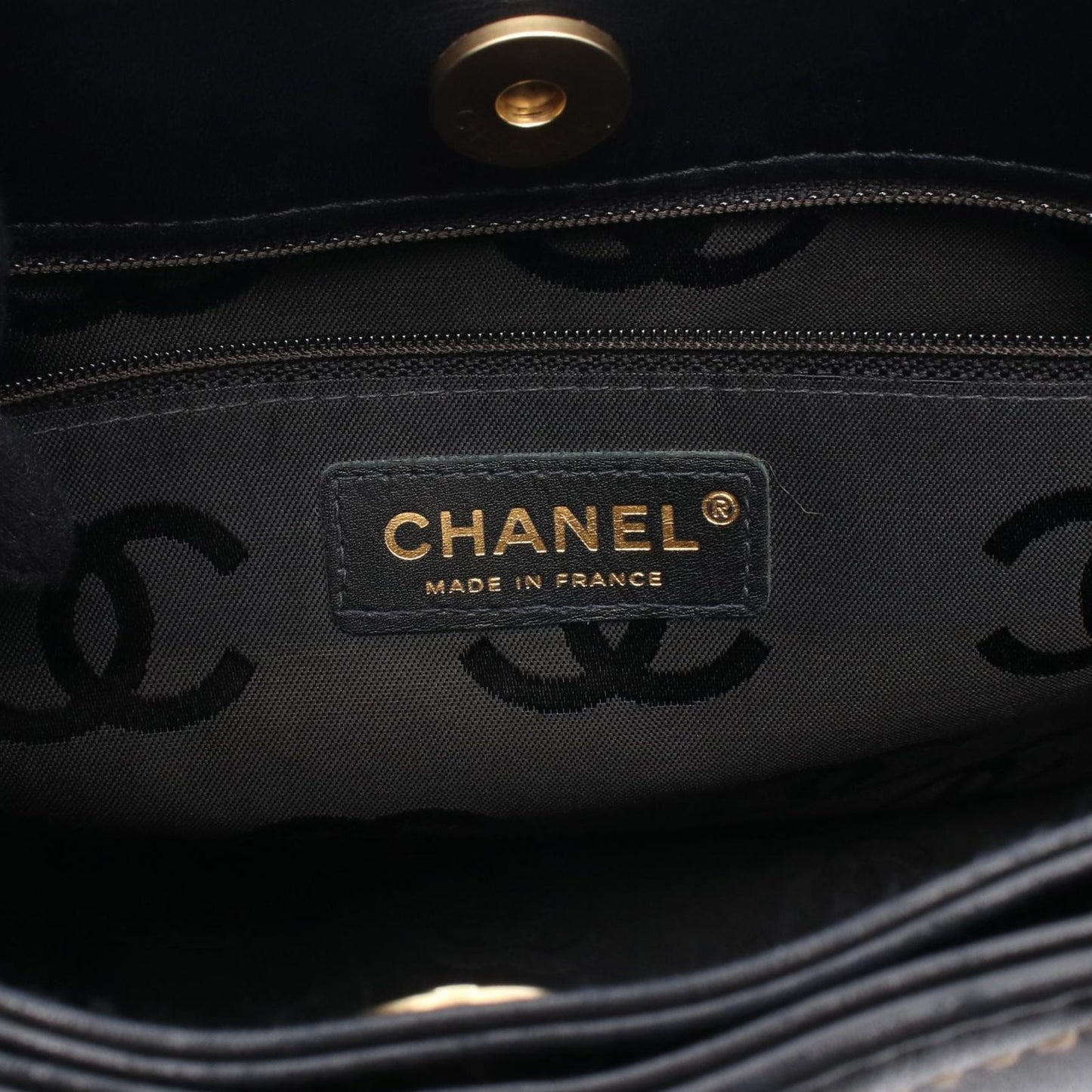 Chanel Tote Wild Stitch Black Leather Handbag — view 4