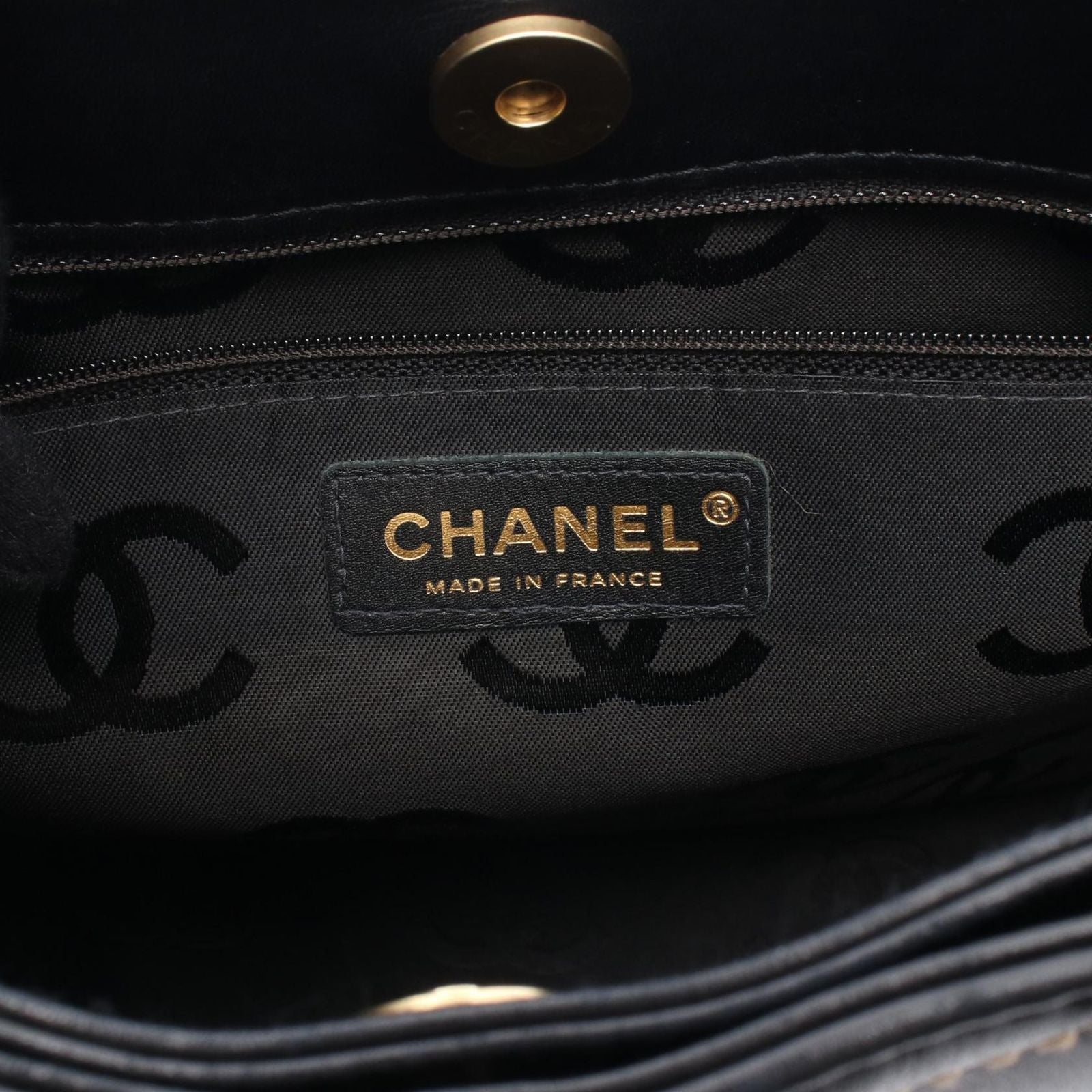 Chanel Tote Wild Stitch Black Leather Handbag — view 4