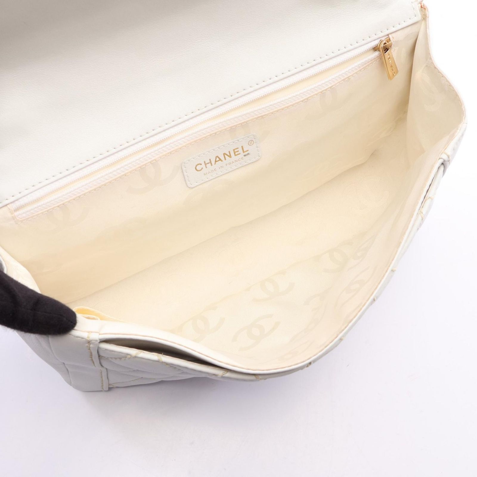Chanel Handbag Wild Stitch Top Handle White Leather — view 3