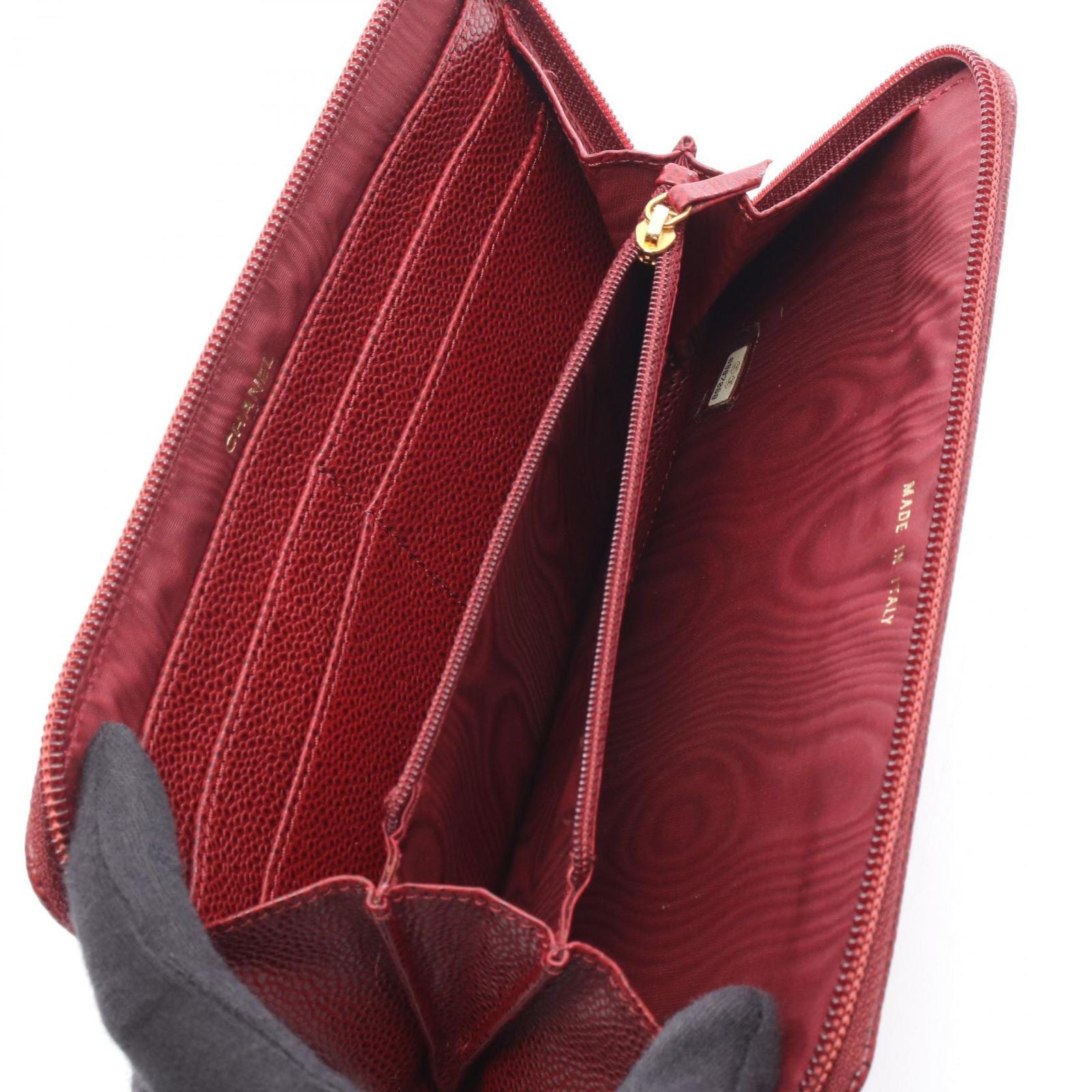 Chanel Round Wallet CC Logo Wine Red Caviar Leather — view 3