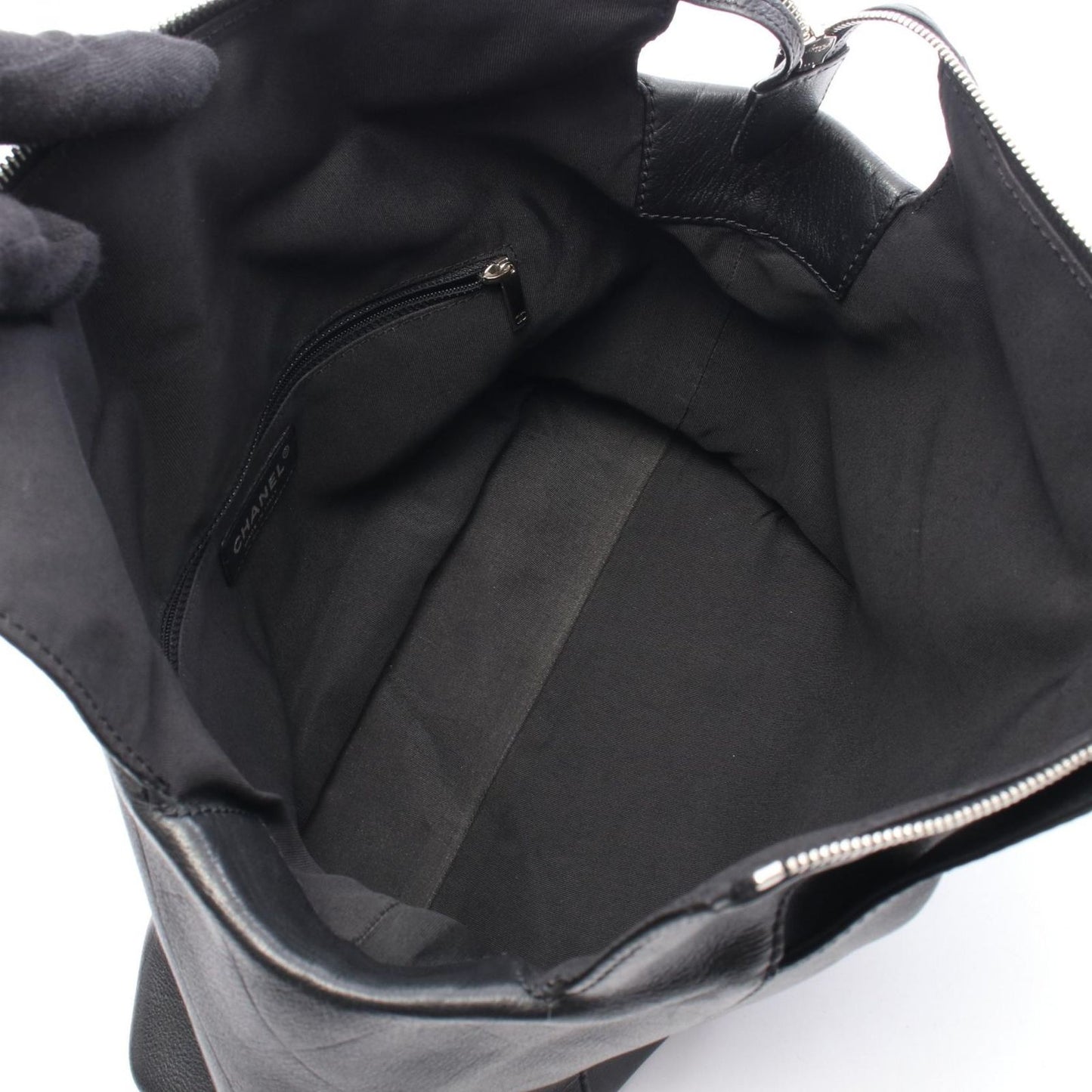 Chanel Tote CC Logo Black Leather Quilted Stitch Handbag — view 3