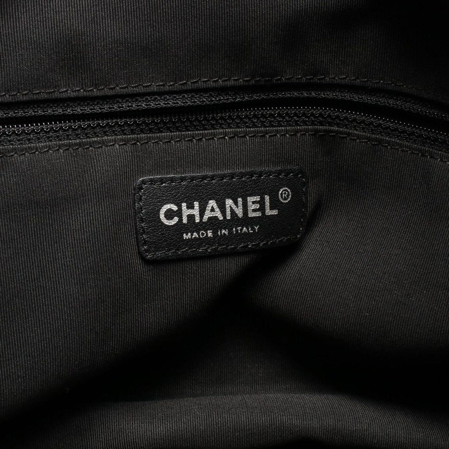 Chanel Tote CC Logo Black Leather Quilted Stitch Handbag — view 4