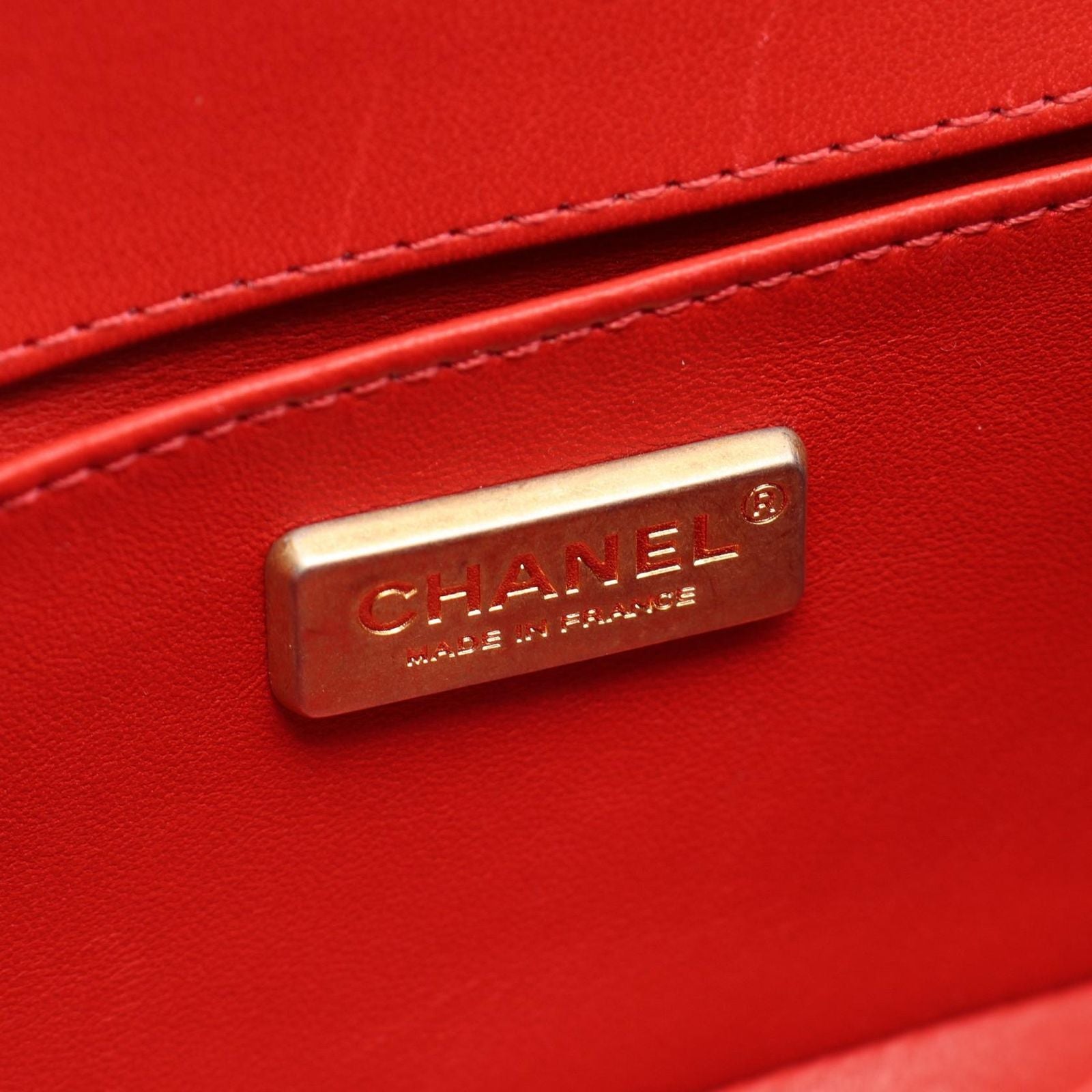 Chanel Shoulder Bag Boy Small Red Leather Chain — view 4