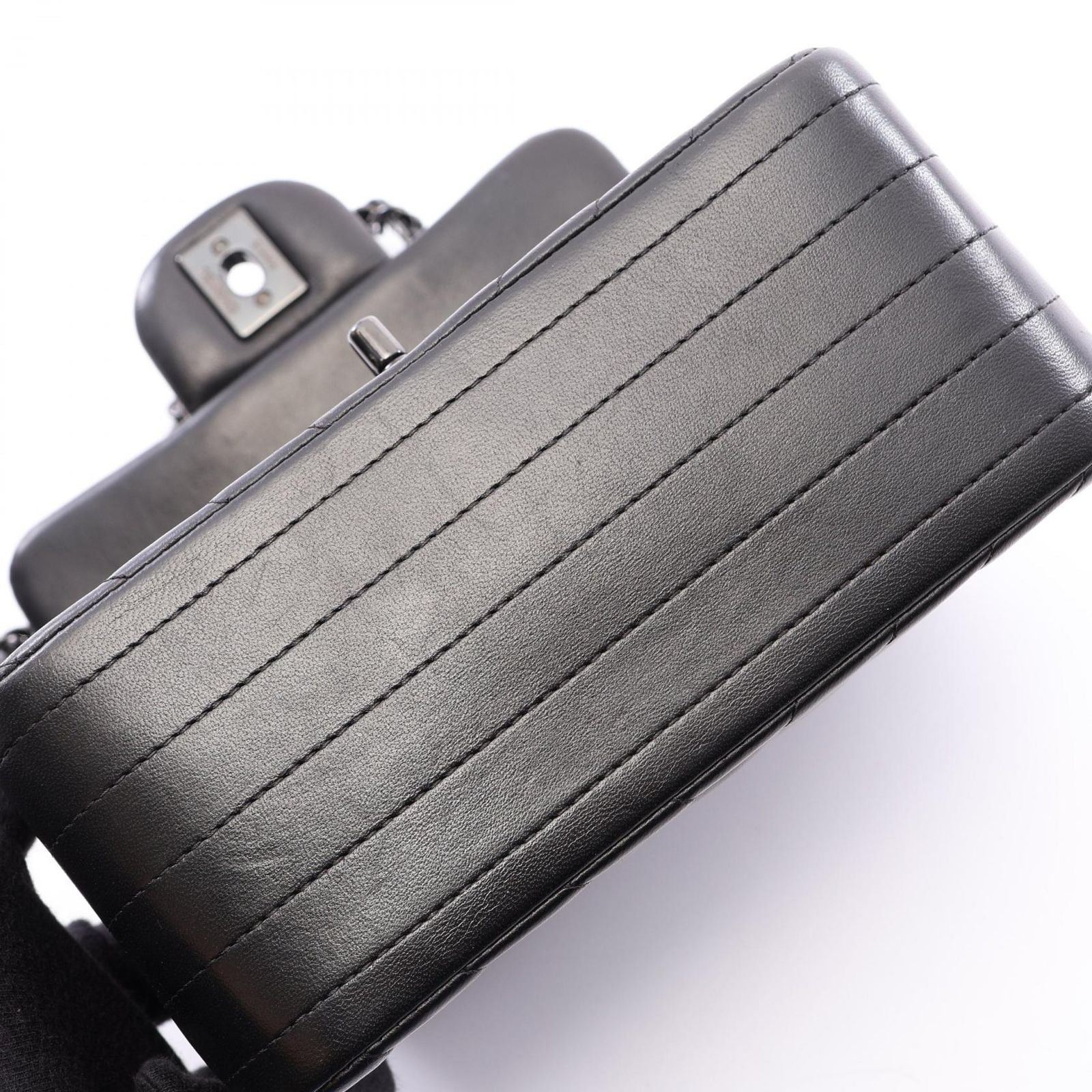 Chanel Shoulder Bag Chain Black Lambskin — view 8