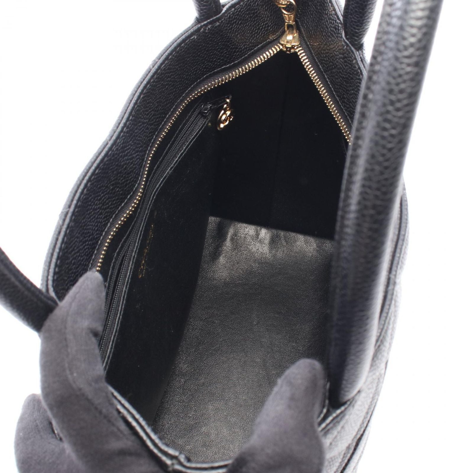 Chanel Tote Reissue Black Caviar Leather — view 3