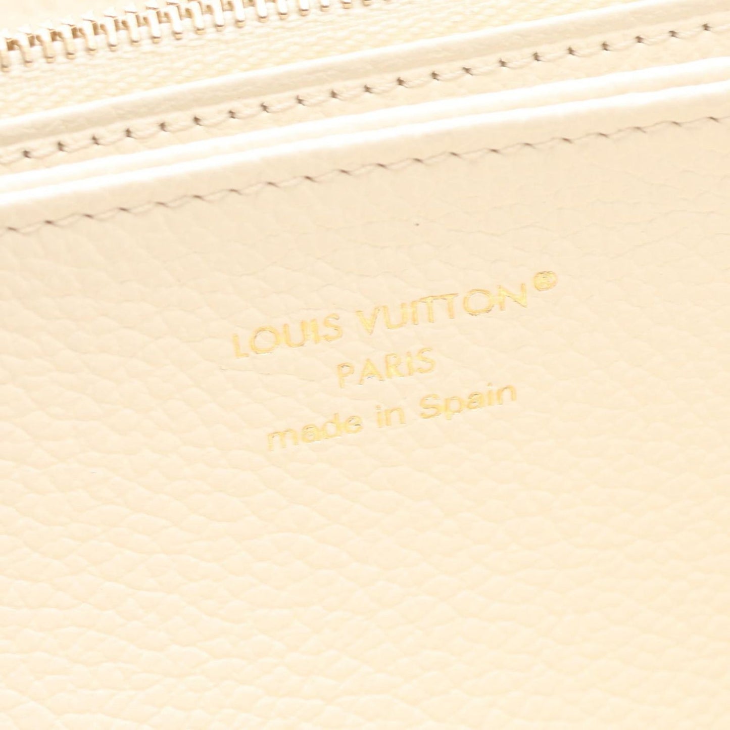 Louis Vuitton Round Wallet Zippy Milki White Blue Leather — view 4