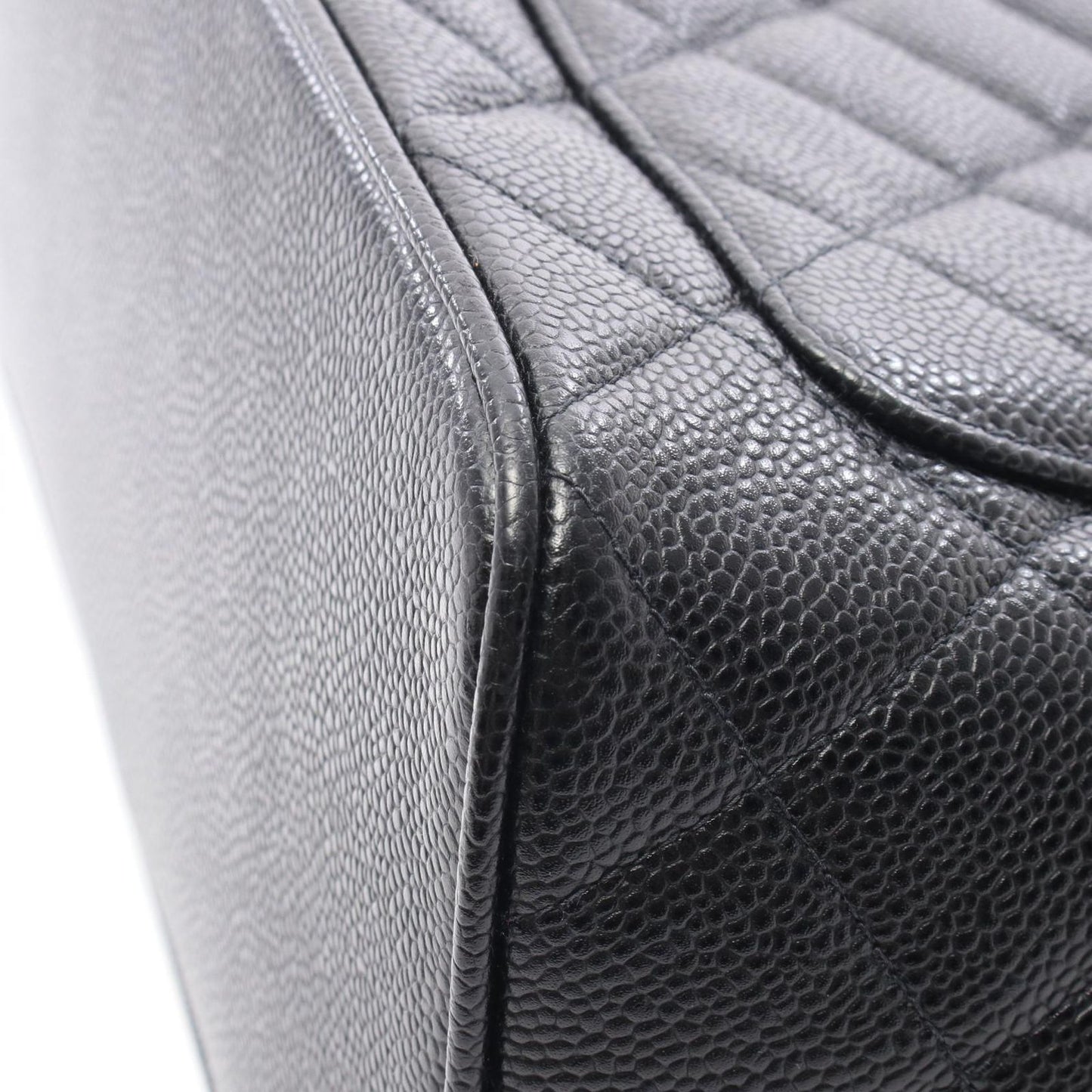 Chanel Tote Reissue Black Caviar Leather — view 8