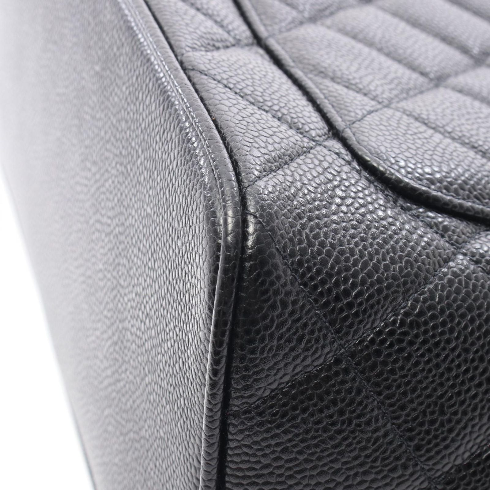 Chanel Tote Reissue Black Caviar Leather — view 8