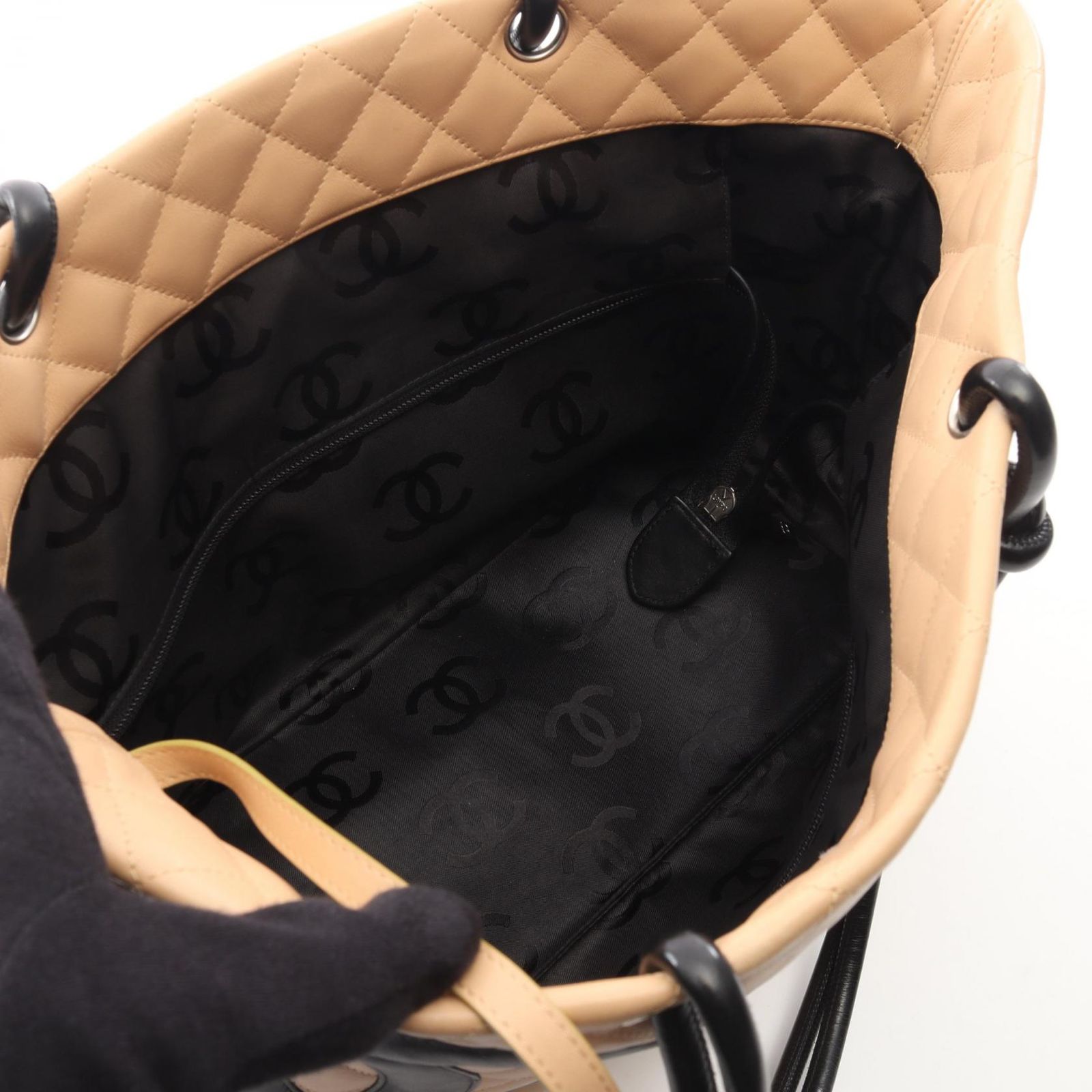 Chanel Tote Cambon Line Large Beige Black Leather — view 3