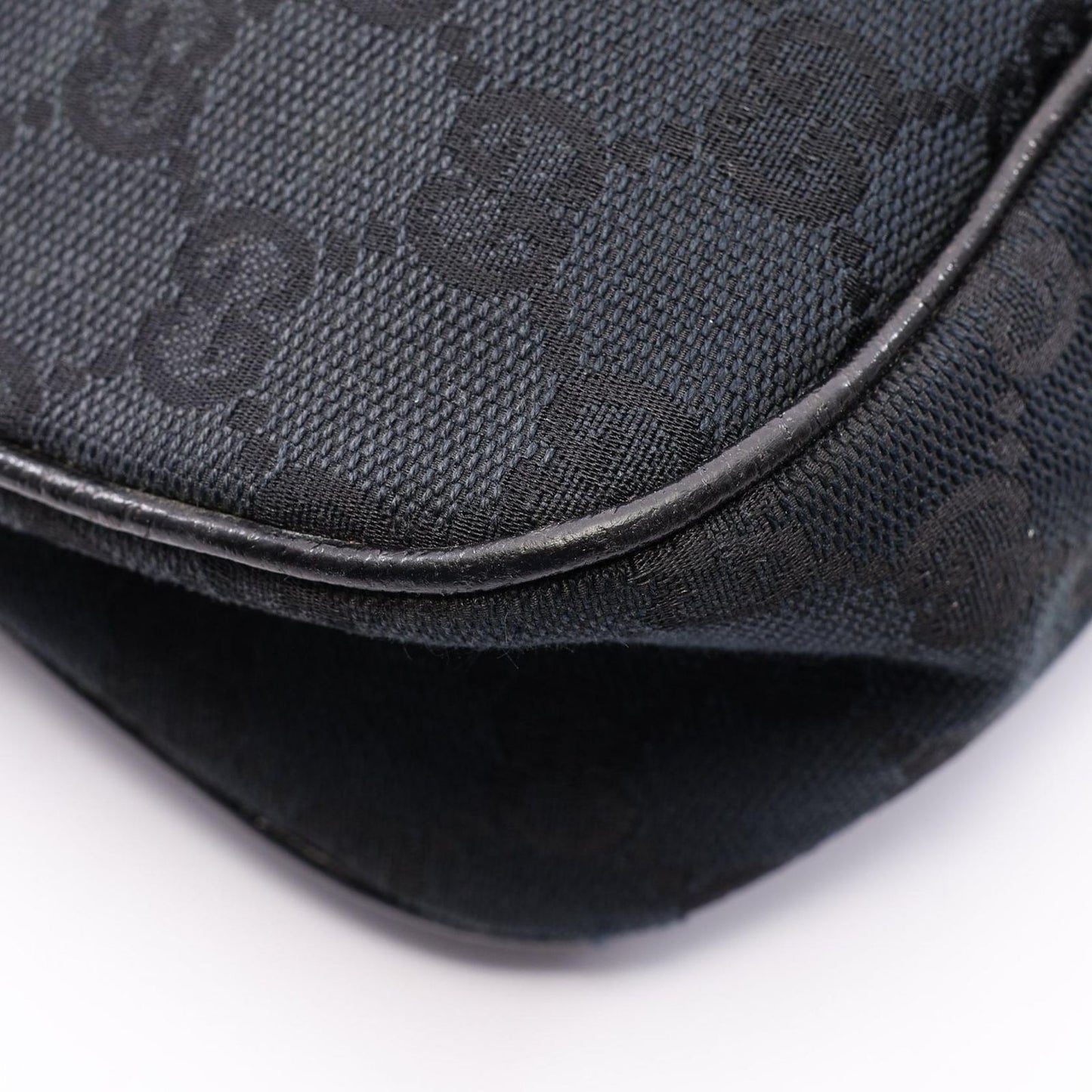 Gucci Shoulder Bag GG Canvas Black — view 5