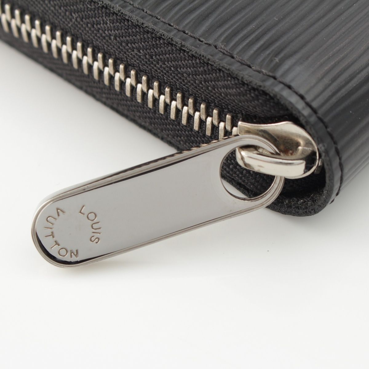 Louis Vuitton Epi Leather Zip Wallet Black — view 7