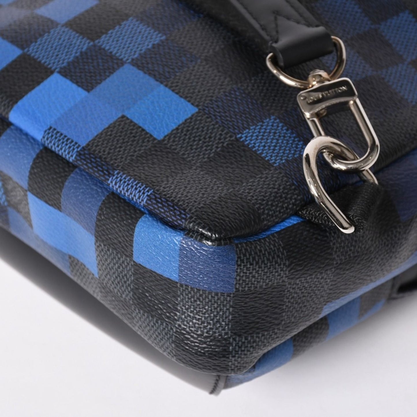 Louis Vuitton Belt Bag Black Blue Graphite Pi Creasing le Avenue Leather Canvas — view 7