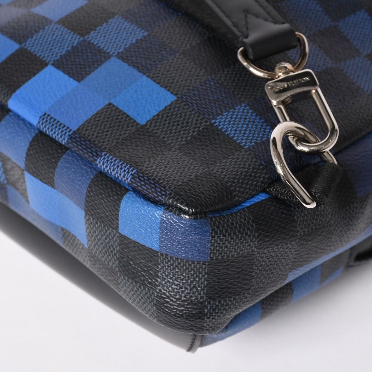 Louis Vuitton Belt Bag Black Blue Graphite Pi Creasing le Avenue Leather Canvas — view 7