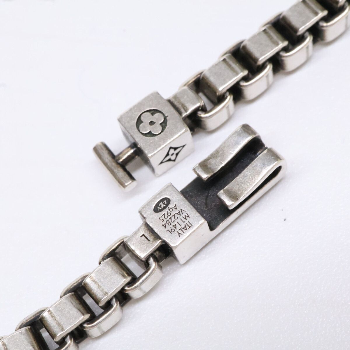 Louis Vuitton Bracelet LV Terra-l — view 6