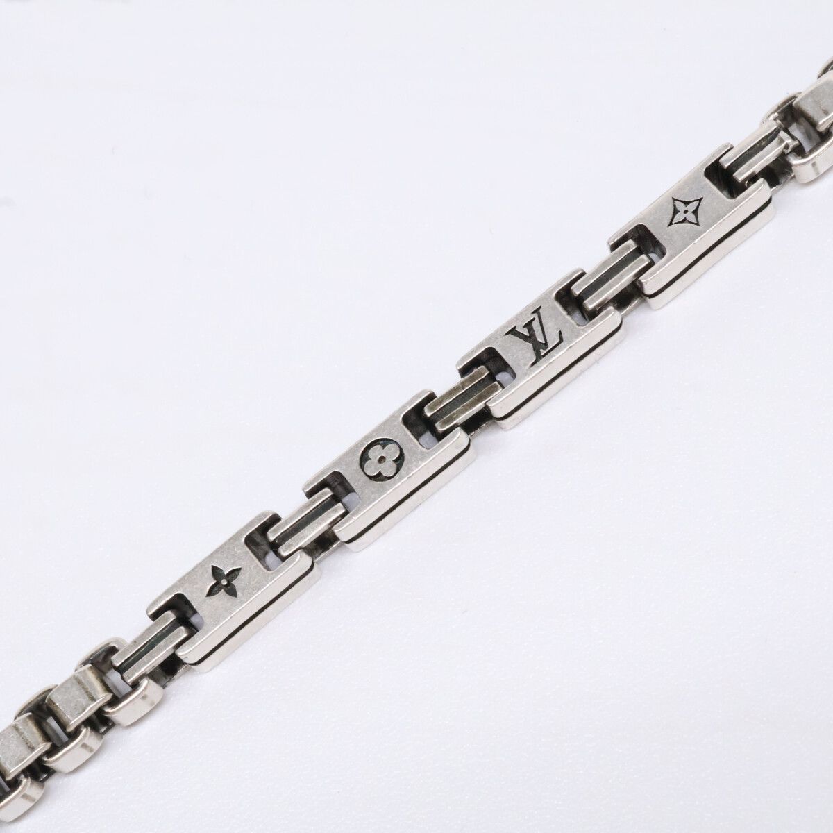 Louis Vuitton Bracelet LV Terra-l — view 4