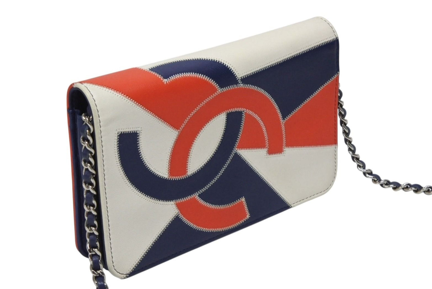 Chanel Chain Wallet on Calfskin CC Logo Fringe Silver Shoulder Bag — view 4