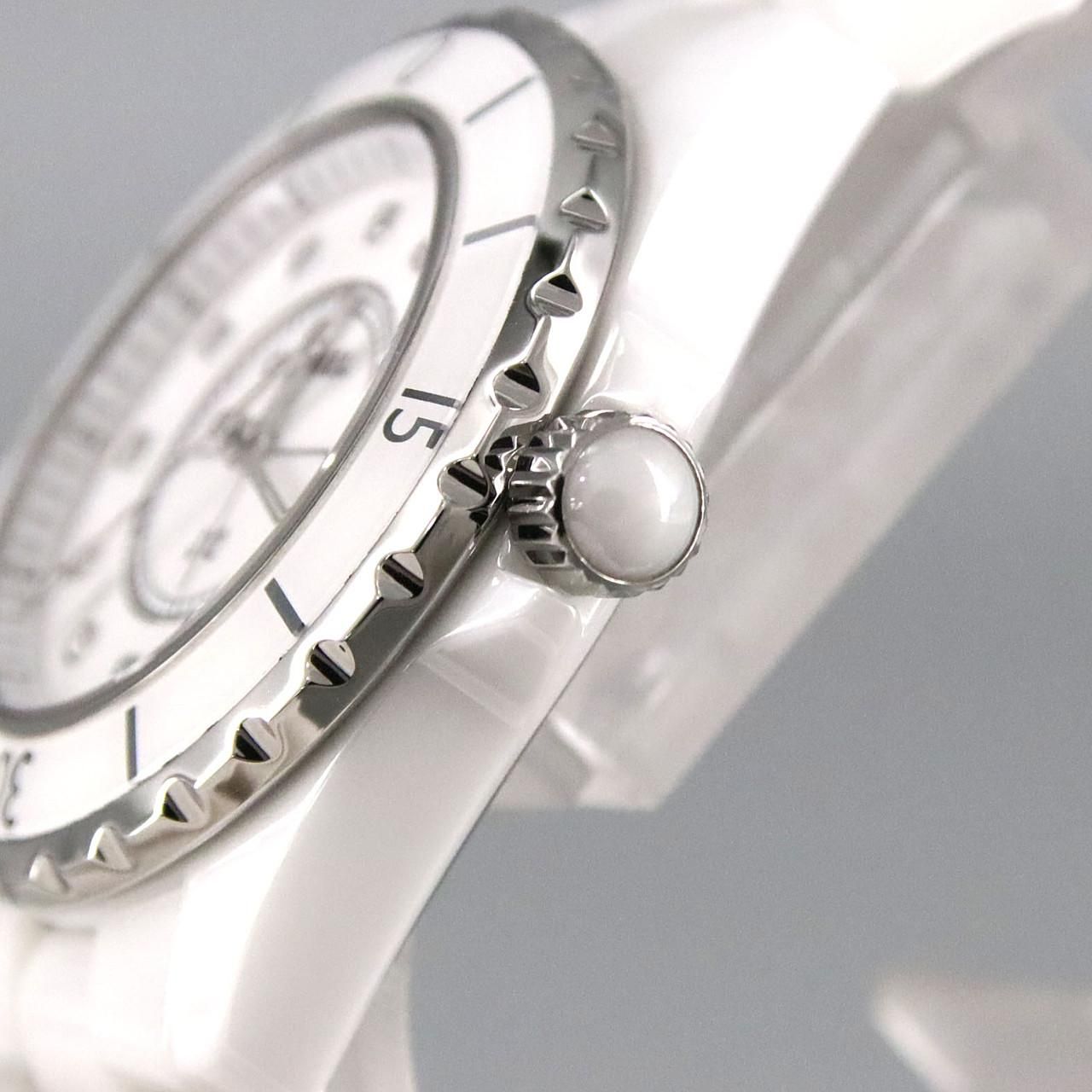 Chanel 33 Ceramic Quartz Watch — view 4