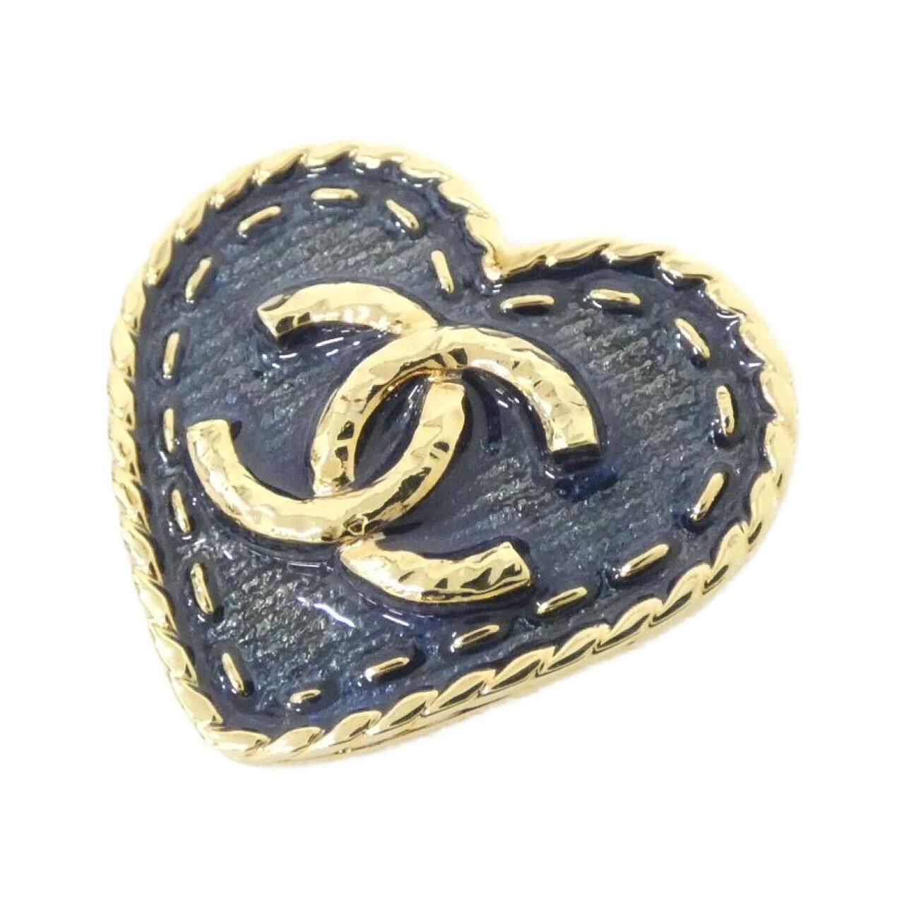 Chanel Brooch Gold