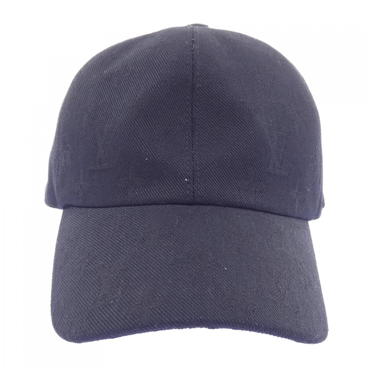 Louis Vuitton Monogram Essential Cap — view 2