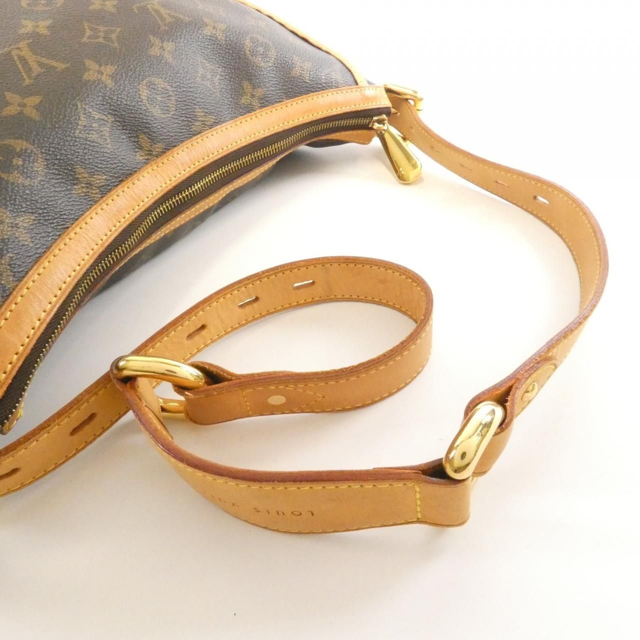 Louis Vuitton Monogram Thuraya GM Shoulder — view 5