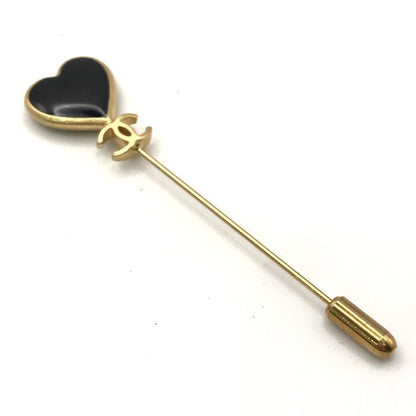 Chanel CC Logo Pin Brooch Heart Motif Vintage Black Gold — view 4
