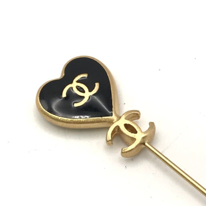 Chanel CC Logo Pin Brooch Heart Motif Vintage Black Gold — view 2