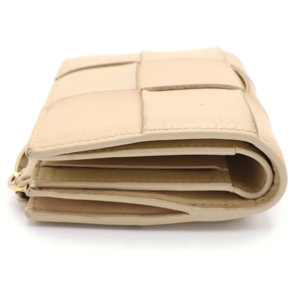 Bottega Veneta Cassette Maxi Intrecciato Leather Compact Wallet Bifold Beige — view 3