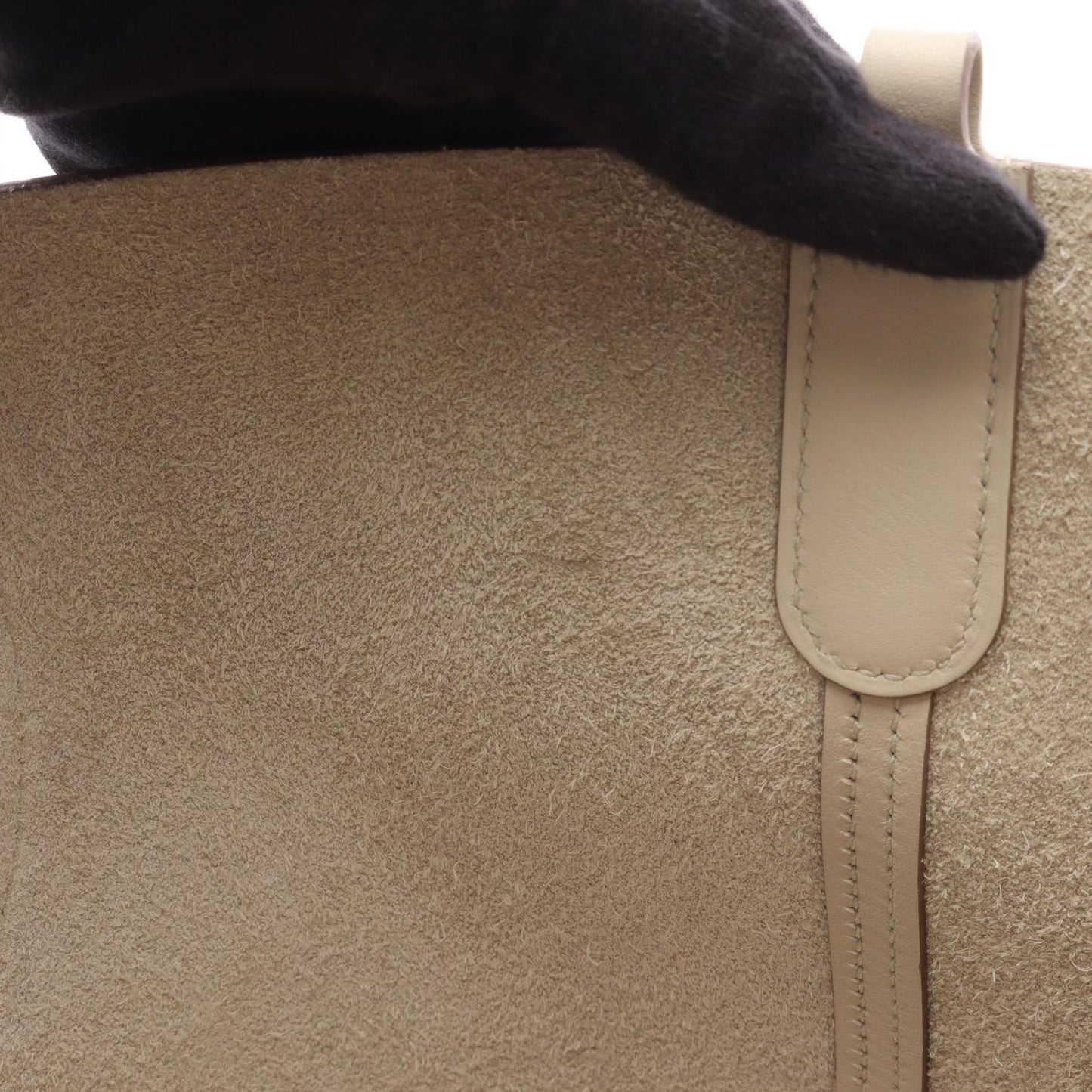 Hermes Handbag in the Loop 23 Beton Leather — view 6