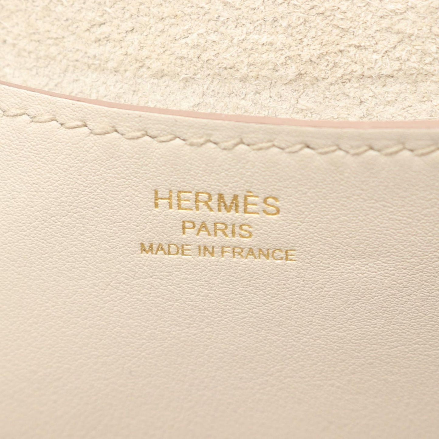 Hermes Handbag in the Loop 23 Beton Leather — view 4