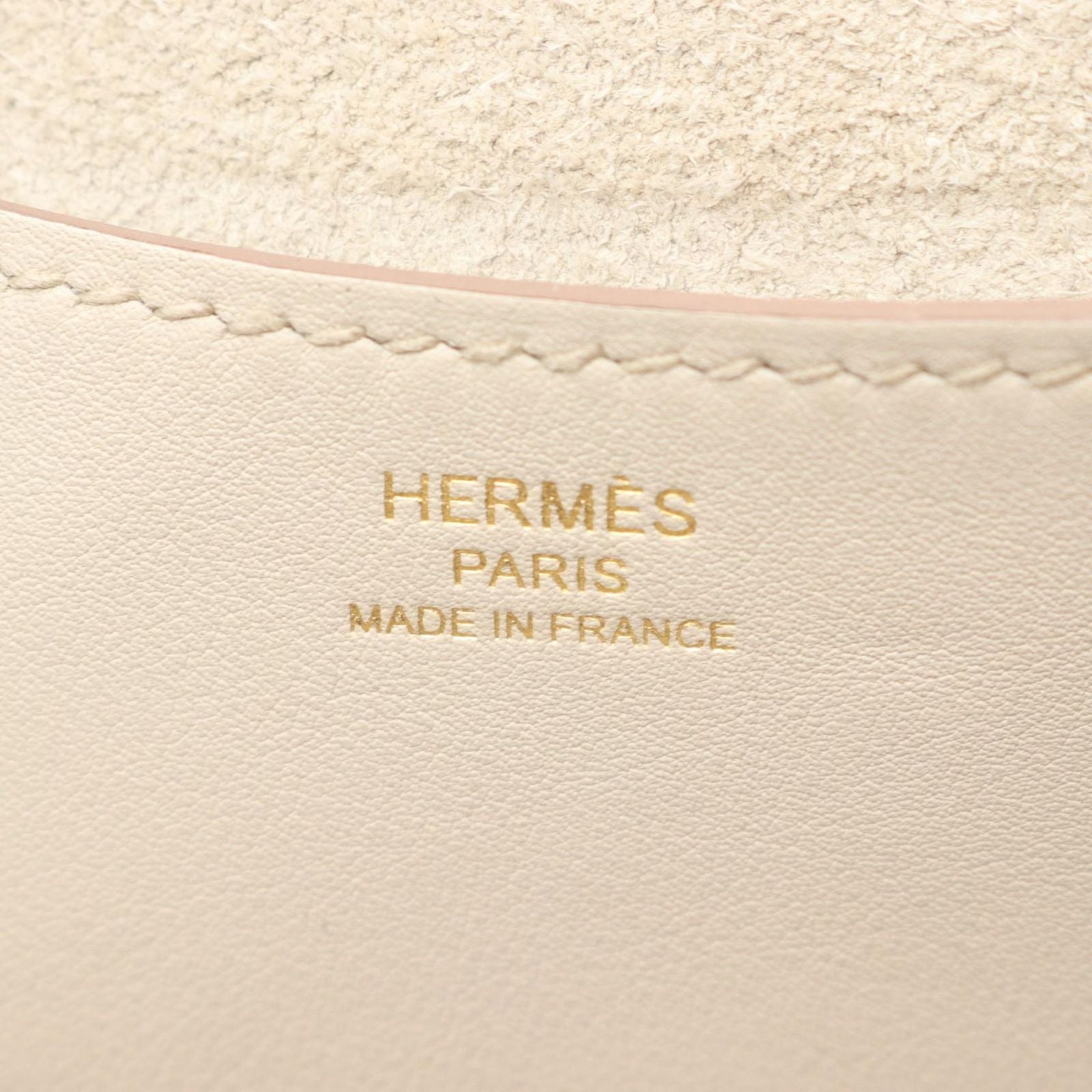 Hermes Handbag in the Loop 23 Beton Leather — view 4
