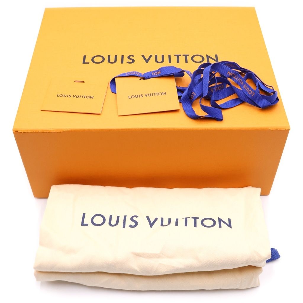 Louis Vuitton LU Trainer LV Monogram Leather Low Cut Sneakers Black — view 6