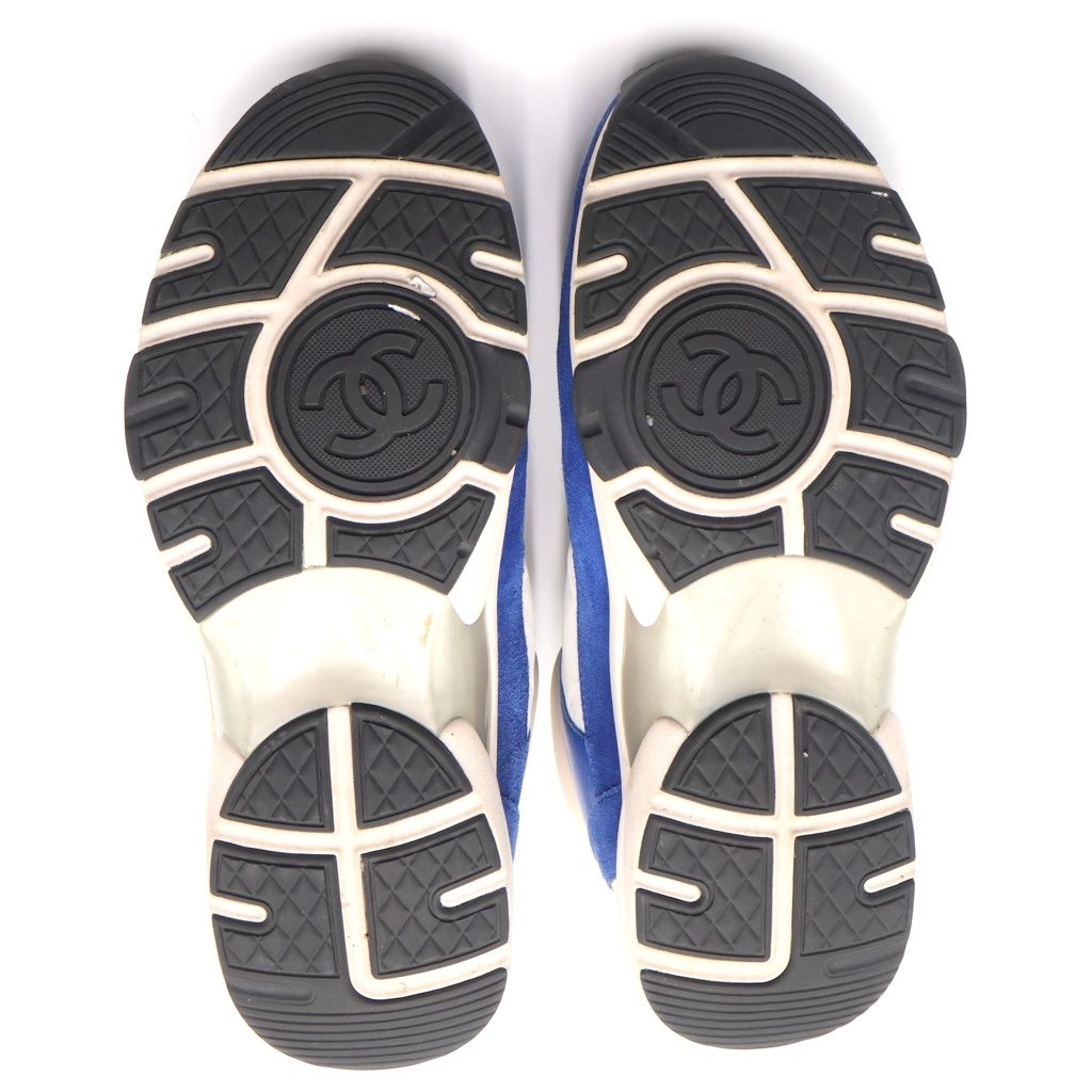 Chanel CC Logo Suede Low Cut Sneakers Blue White Black — view 5