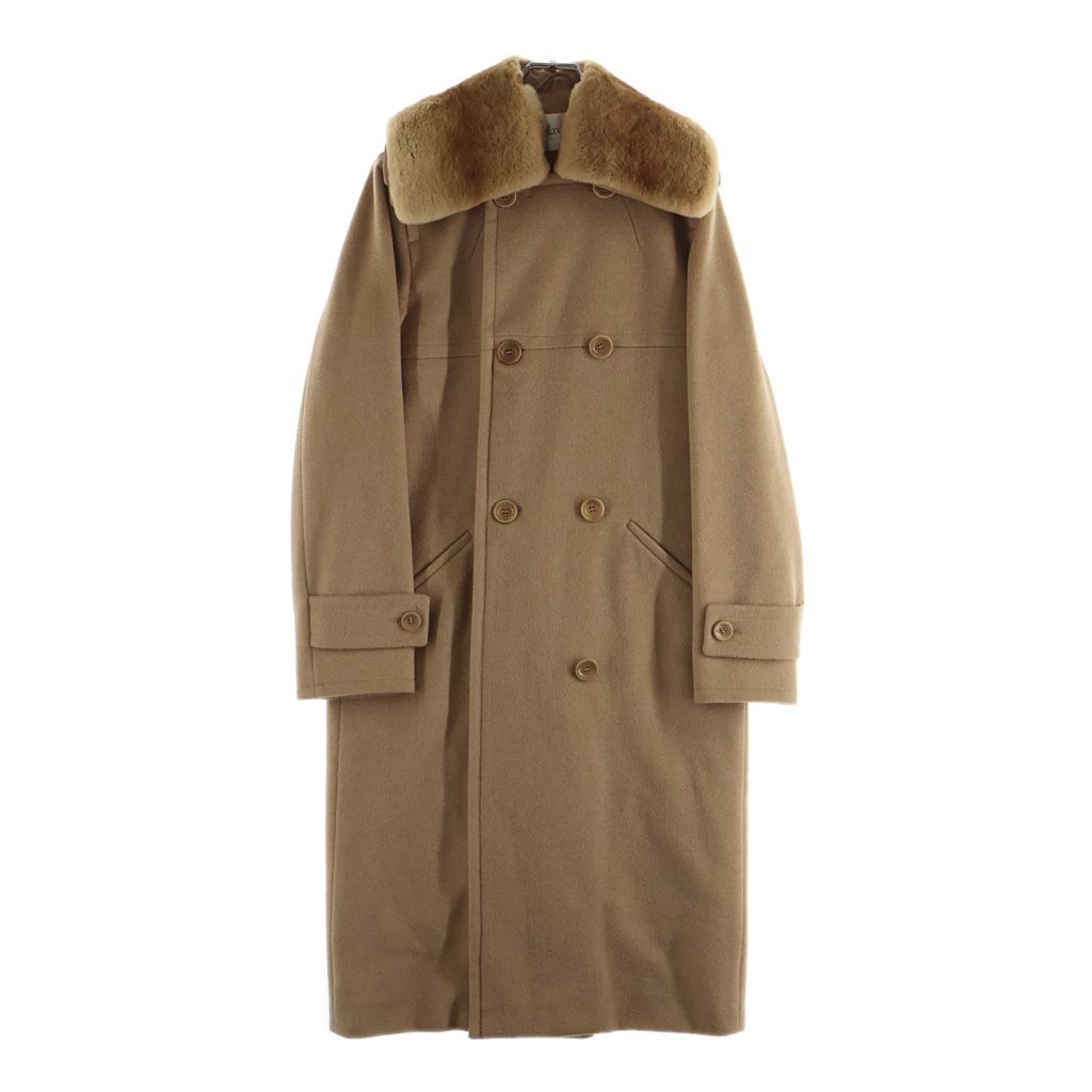 Max Mara Batting Liner with Camel Double Breasted Chesterfield Beige T-Shirt