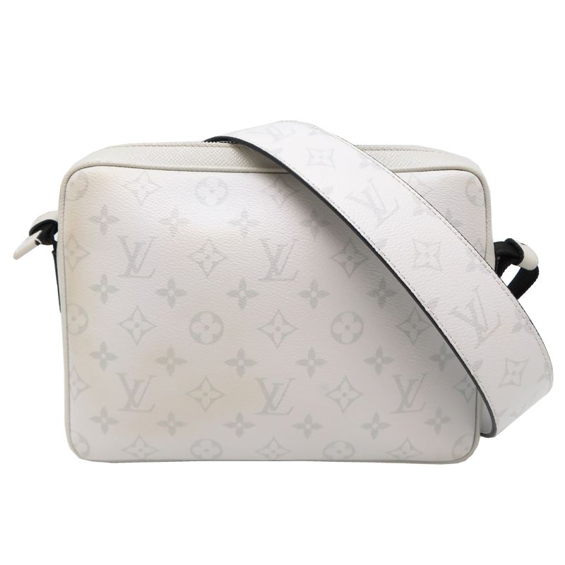 Louis Vuitton Messenger — view 2