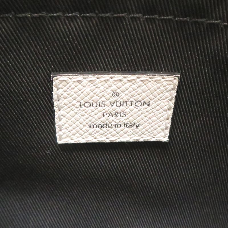 Louis Vuitton Messenger — view 7