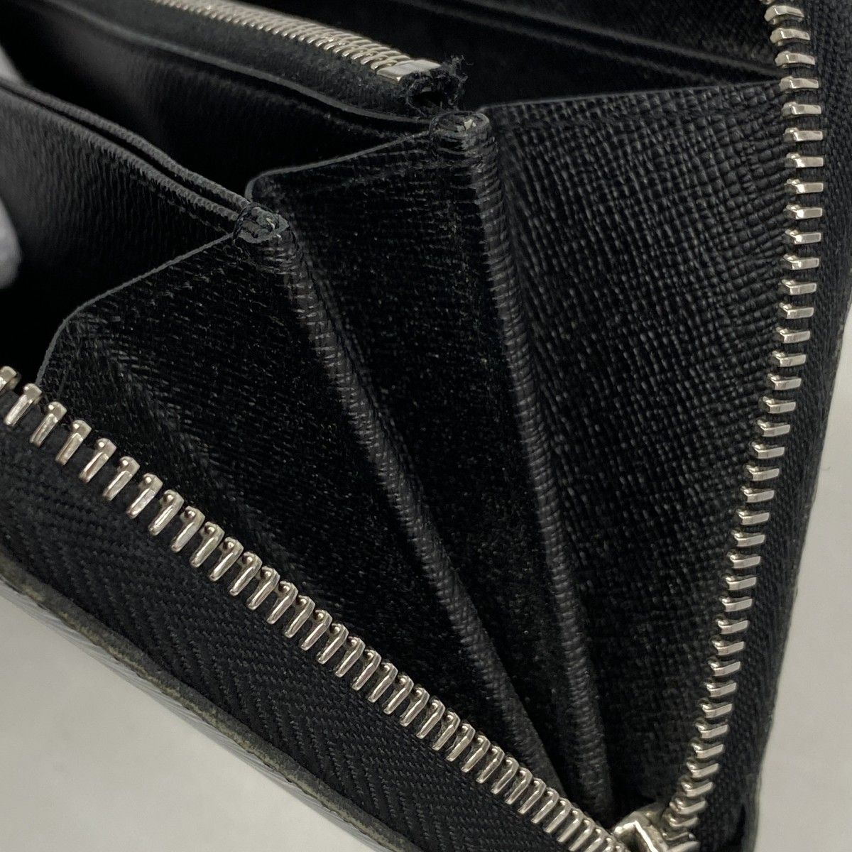 Louis Vuitton Wallet Epi Zippy Noir Electric — view 7