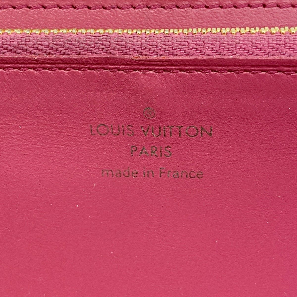 Louis Vuitton Wallet Taurillon Portefeuille Capucines Noir — view 4