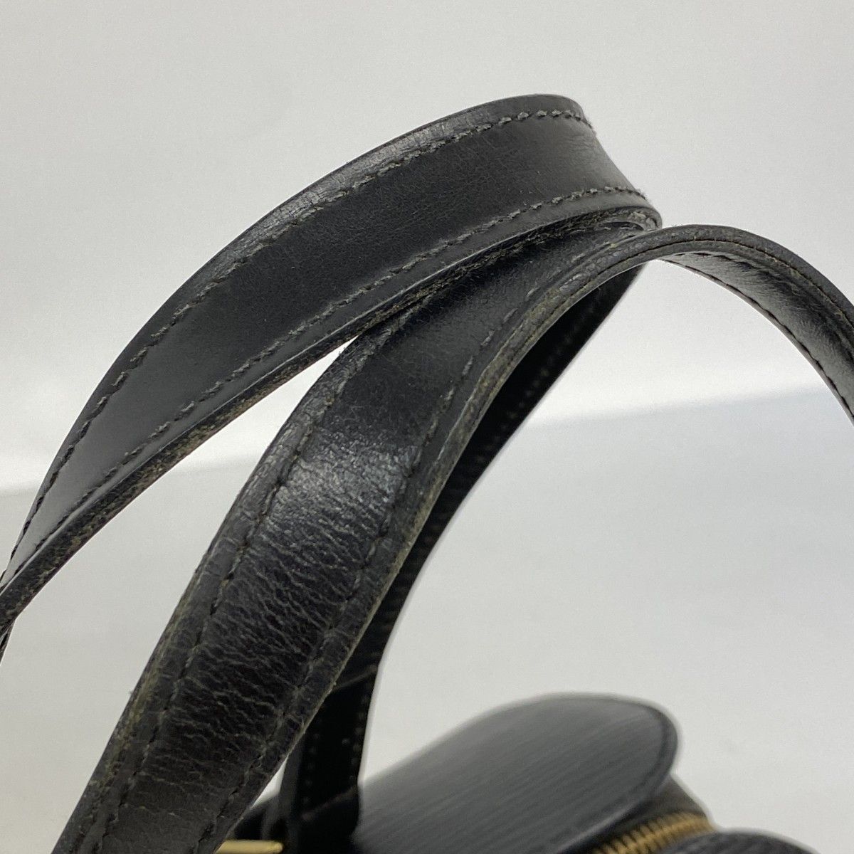 Louis Vuitton Handbag Epi Soufflot Noir — view 9