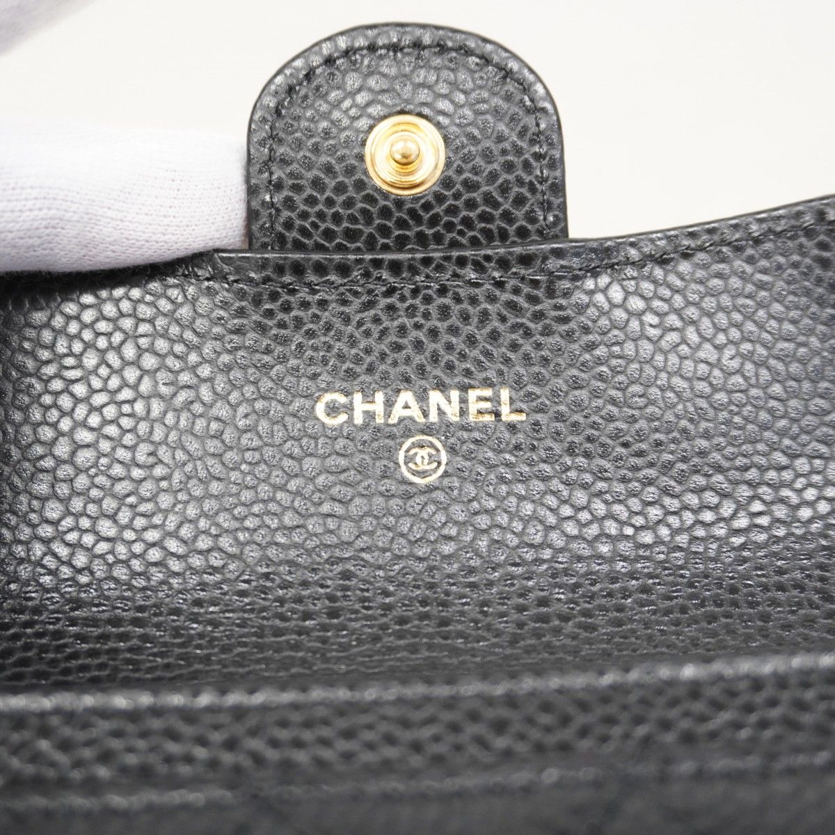 Chanel Card Case Quilted Caviar Leather Black Gold — view 4