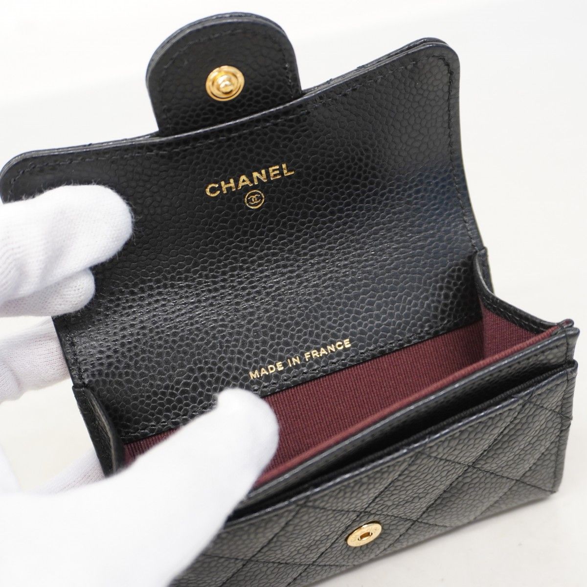 Chanel Card Case Quilted Caviar Leather Black Gold — view 3