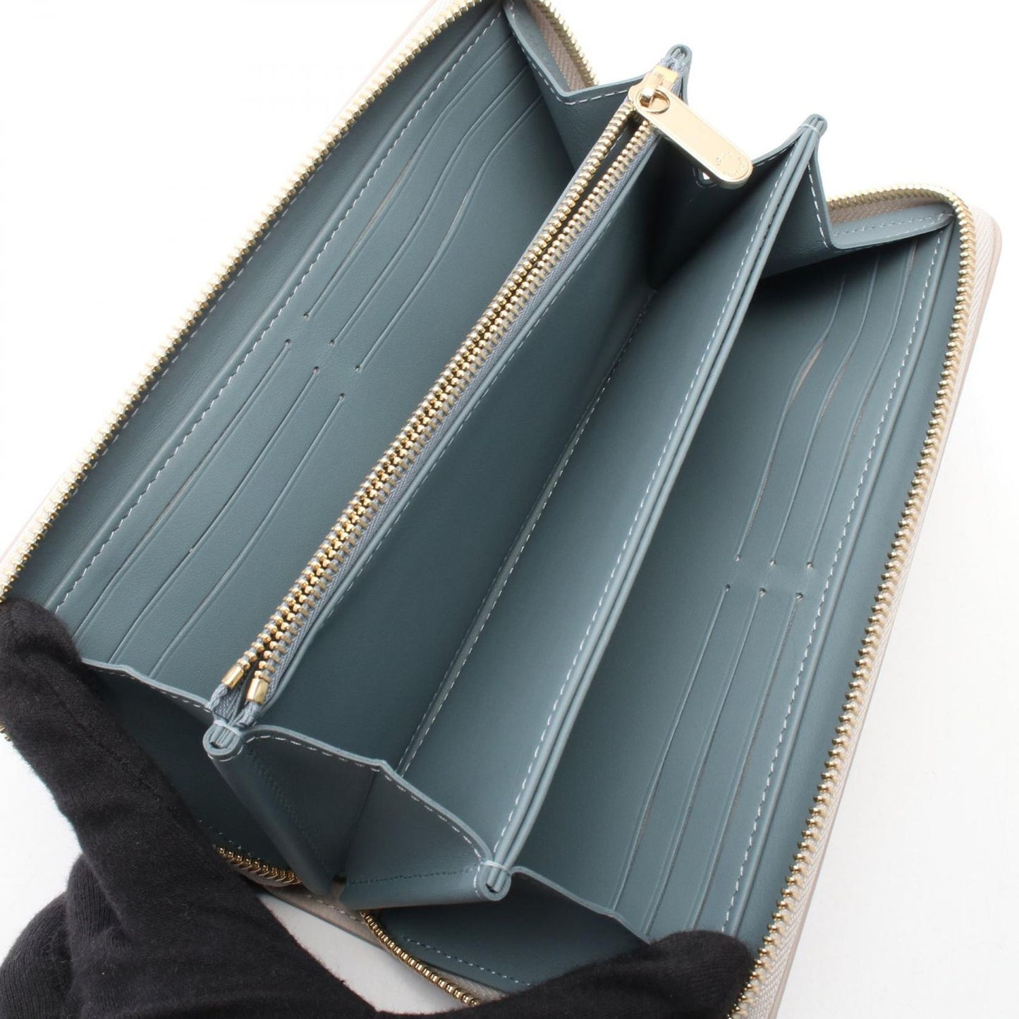 Louis Vuitton Round Wallet Zippy Mahina Flight Mode Brume Leather — view 3