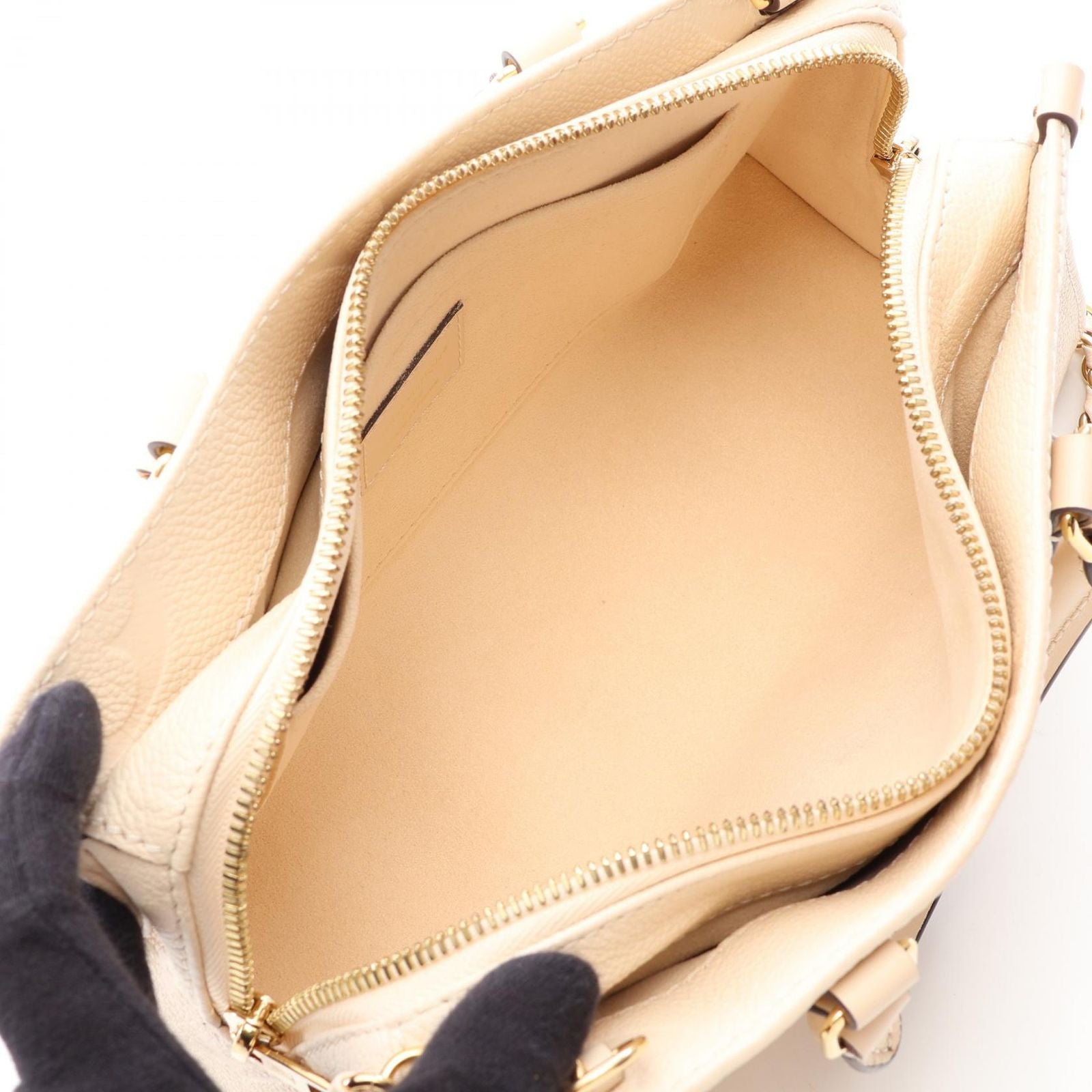 Louis Vuitton Handbag On The Go East West Monogram Empreinte Cream Leather — view 3