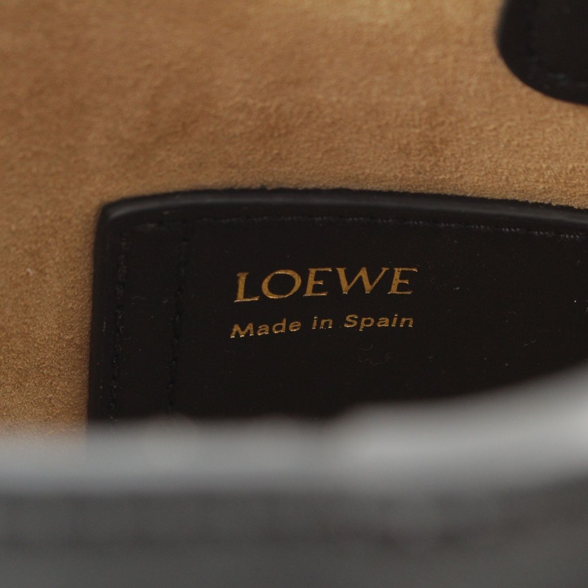 Loewe Pebble Bucket Mini 2-Way Handbag Black Gold — view 7