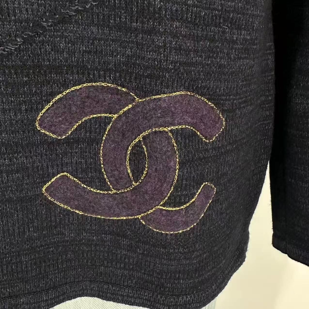 Chanel Sweater Gold Button CC Logo Wool 46 — view 4