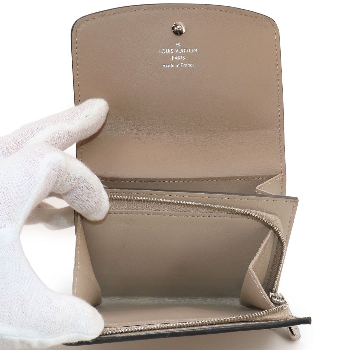 Louis Vuitton Mahina Portefeuille Iris Compact Bifold Wallet Leather Gale — view 7